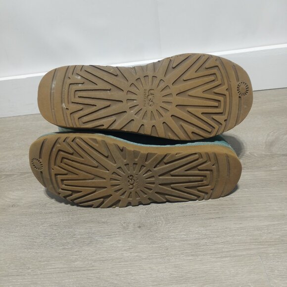 UGG Classic Sheepskin Lined Mint Green Boot Size 9 - Picture 5 of 11